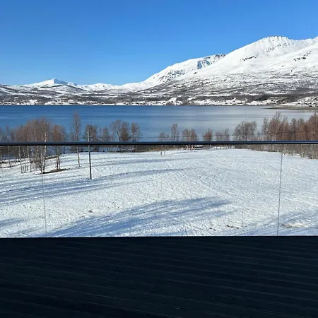 Leirvag Holiday home