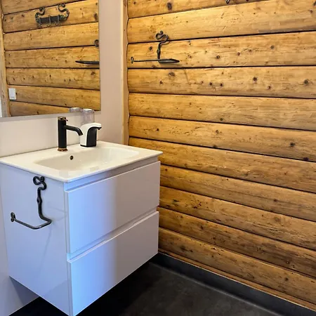 Leirvag Holiday home *