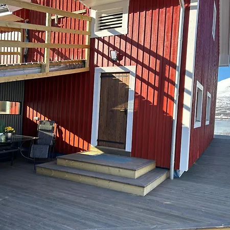 Holiday home Leirvag *